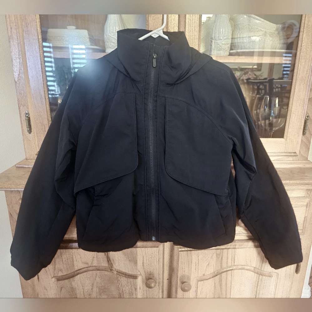 Lululemmon Always Effortless Jacket Sz 2 in Black. Like NEW condition!
